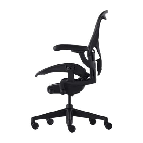 Кресло Herman miller Aeron Размер C, цвет черный Black Onyx